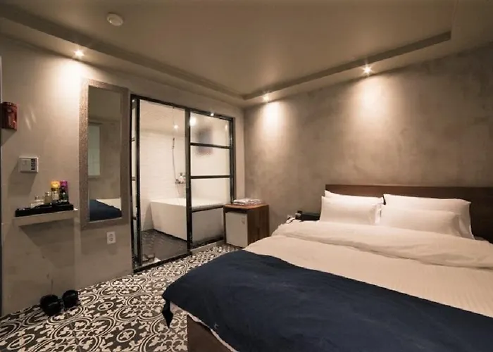 Mw Hotel